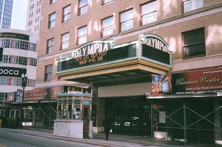 Entrance of the Olympia Theater / Flickr / Phillip Pessar
Link: https://flickr.com/photos/southbeachcars/5295094044/