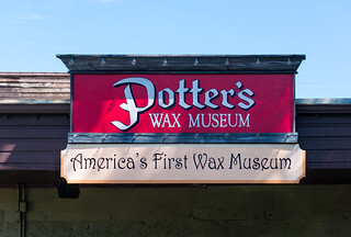 Entrance sign at the Potter Wax Museum / Flickr / Harold
Link: https://flickr.com/photos/harold_brown/30818733007/