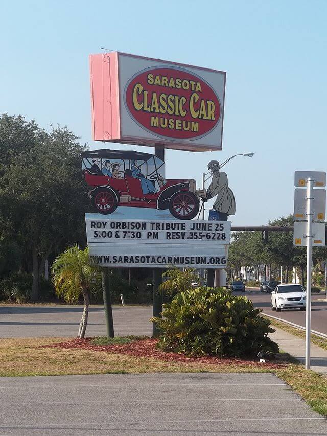 Entrance sign of Classic Car Museum / Wikimedia / Ebyabe
Link: https://upload.wikimedia.org/wikipedia/commons/thumb/0/0f/Sarasota_FL_Classic_Car_msm_sign01.jpg/640px-Sarasota_FL_Classic_Car_msm_sign01.jpg