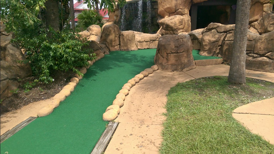 Golf course at Lost Caverns Adventure Golf / Flickr / The Putting Penguin
Link: https://flickr.com/photos/puttingpenguin/21020702516/