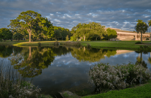 Scenery of the Bayfront Gardens at The Ringling / Flickr / Jeff Parsons
Link: https://flic.kr/p/2mU7wqP