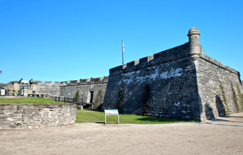 Side view of Castillo de San Marcos / Flickr / Wayne the sailor
Link: https://flic.kr/p/2nhPLgJ