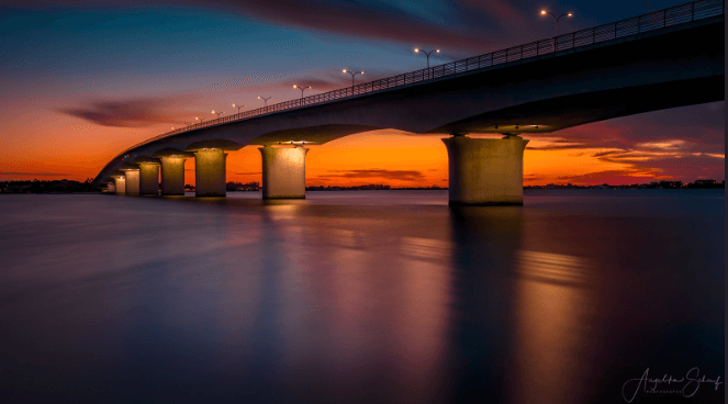 Sunset at John Ringling Causeway / Flickr / Angelika Schauf
Link: https://flic.kr/p/2hdVGZP