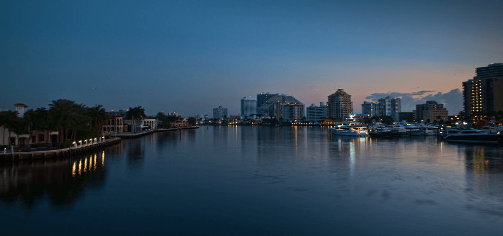 View at the Las Olas Boulevard Bridge / Flickr / P.Nikolov
Link: https://flic.kr/p/dHsaYD