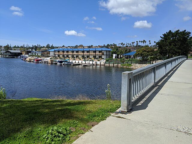 Lake Marco View from bridge / Wikimedia Commons / EnneDee https://commons.wikimedia.org/wiki/File:Lake_View_from_Bridge.jpg