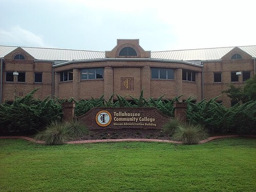 Tallahassee Community College entrance / Wikimedia Commons / Seminole Nation https://commons.wikimedia.org/wiki/File:Tallahassee_Community_College_entrance.jpg