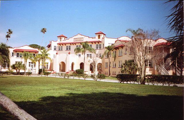 Restored Image of Fenway Hotel / Wikipedia / Philipp Michel Reichold
Link: https://en.wikipedia.org/wiki/Fenway_Hotel#/media/File:Fenway_hotel_dunedin_florida_201303270008.jpg