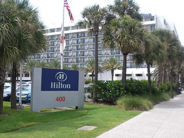 Hilton Resort / Wikimedia Commons / GinoKolle
Link: https://commons.wikimedia.org/wiki/File:Hilton_Clearwater_Beach,_FL.jpg