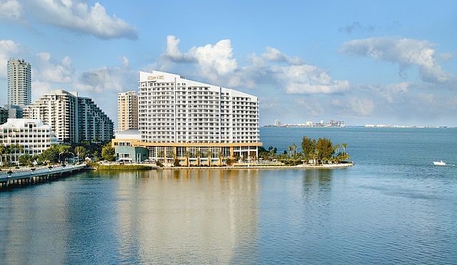 Bay View of Mandarin Oriental / Wikipedia / Mandarin Oriental Hotel Group
Link: https://en.wikipedia.org/wiki/Mandarin_Oriental,_Miami