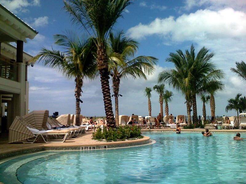 Poolside at the Sandpearl Resort / Flickr / Frank Gruber
Link: https://flic.kr/p/3hkM5e