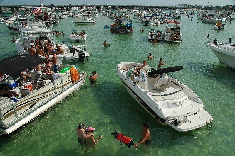 Bring life to joyful adventure at Crab Island / Flickr / Scott Jackson
Link:
https://www.flickr.com/photos/67668942@N00/5622691056/