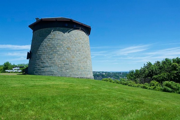 Martello Tower / Flickr / designwallah

Link: https://flic.kr/p/2nuhEXA