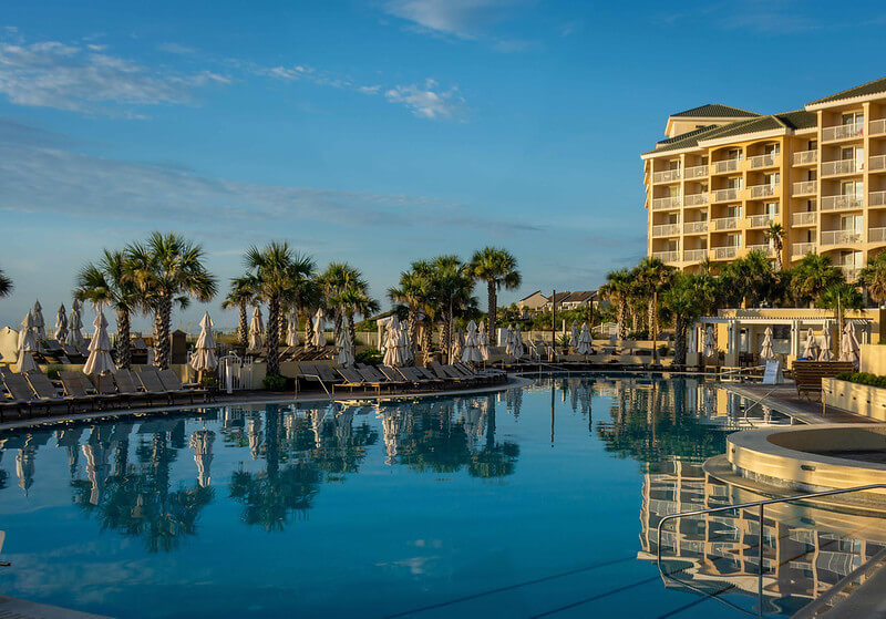 Omni Amelia Island Resort Pool / Flickr / Jack Kennard

Link: https://flic.kr/p/2ghf3zp