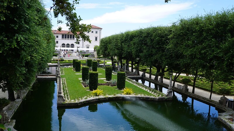 Outside view of Vizcaya Museum & Gardens / Flickr / Andy Gippetti

Link: https://flic.kr/p/NBDRUd