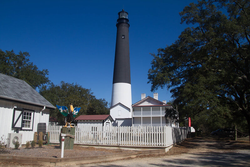 Pensacola Lighthouse and Maritime Museum / Flickr / Charles W. Bash

Link: https://flic.kr/p/24JpytH