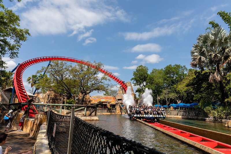 Shiekra Roller Coaster, Busch Gardens Tampa Bay / Flickr / Matthew Paulson

Link: https://flic.kr/p/2gRy8j9
