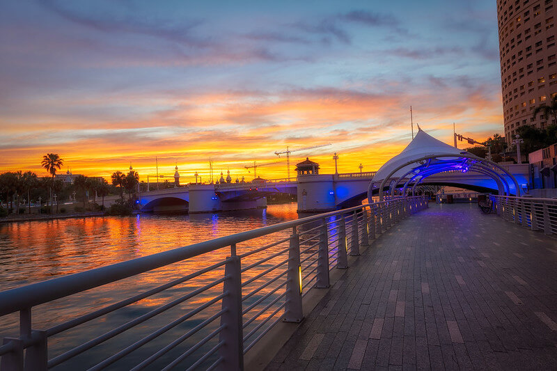 Sunset View of Tampa Riverwalk / Flickr / Mattew Paulson
URL: https://flic.kr/p/2oxLnkY
