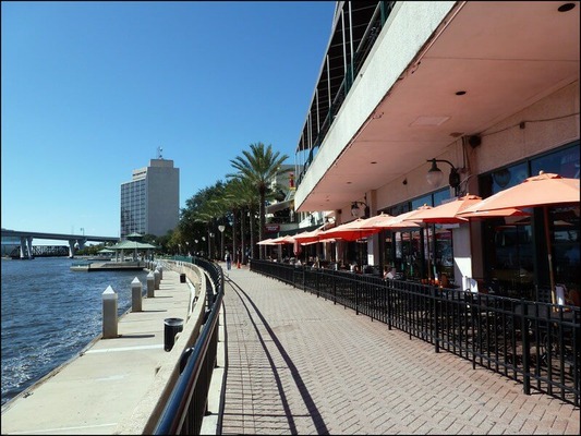 The Riverwalk Jacksonville / Flickr / Leslee_atFlickr

Link: https://flic.kr/p/azk9F6