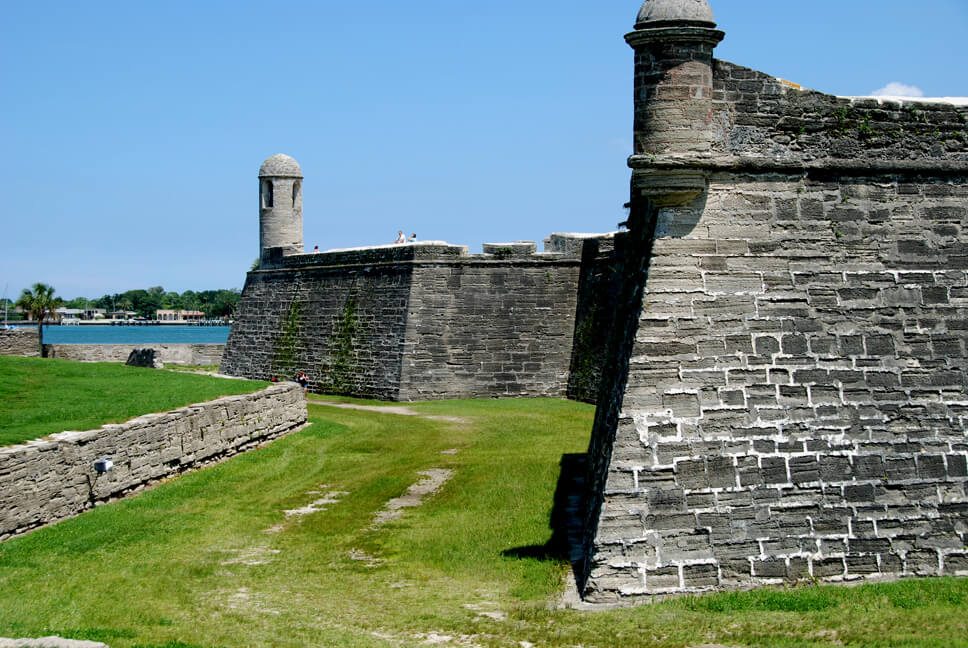 The north wall of the Castillo / Wikipedia / Shreeg88

Link: https://en.wikipedia.org/wiki/Castillo_de_San_Marcos#/media/File:Fort2.jpg