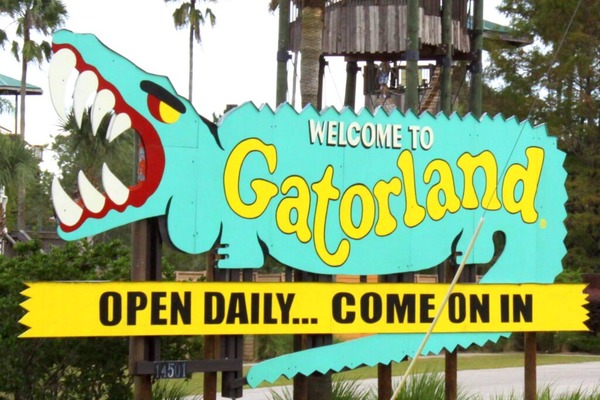 Welcome to Gatorland sign / Flickr / Brent Moore

Link: https://flic.kr/p/KPzo1Q
