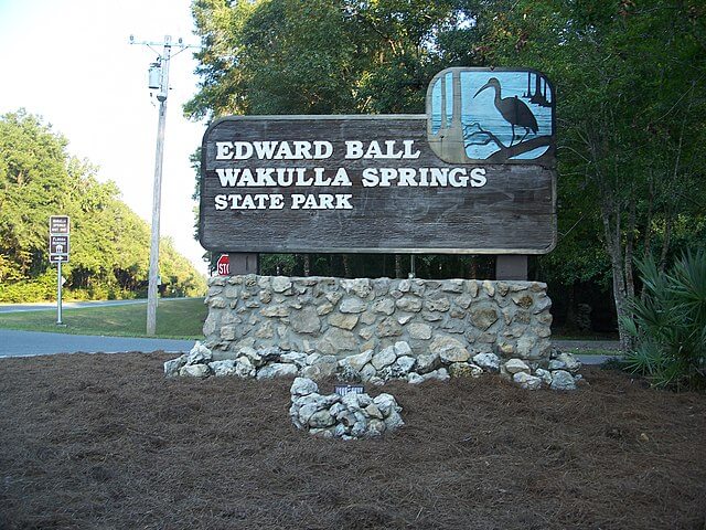 Edward Ball Wakulla Springs State Park / Wikimedia Commons / Ebyabe
Link: https://commons.wikimedia.org/wiki/File:Wakulla_Springs_SP_sign01.jpg