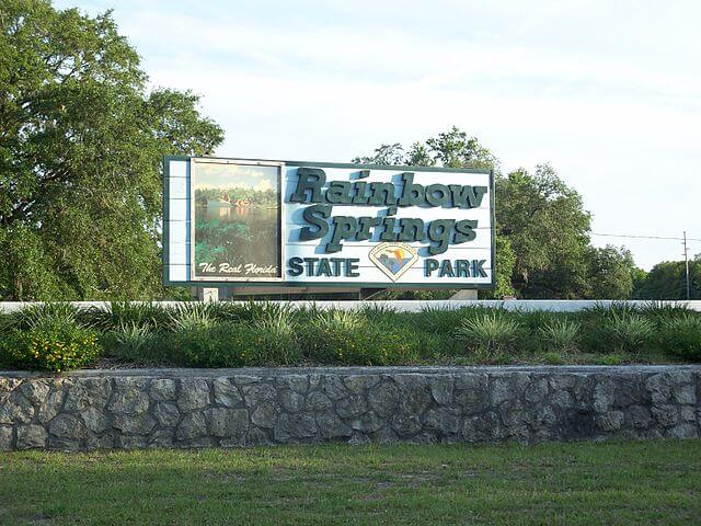 Rainbow Springs State Park / Wikimedia Commons / Ebyabe
Link: https://commons.wikimedia.org/wiki/File:Rainbow_Springs_State_Park_Entrance02.jpg