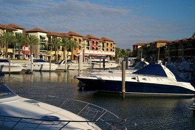 A view of Naples Bay Resorts & Marina / Flickr / John Thawley
Link: https://flic.kr/p/9avCdX 
