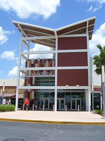 Exterior view of University Mall / Wikipedia / W.Slupecki
Link: https://en.wikipedia.org/wiki/University_Mall_(Florida)#/media/File:University_Mall_Tampa,_FL_entrance_(2009).JPG 
