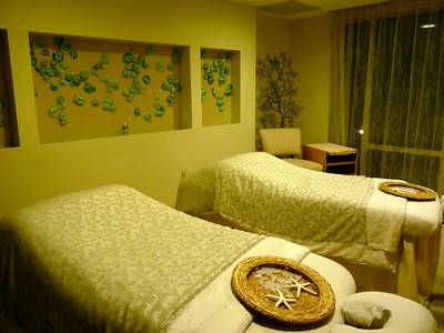 Spa room at One Ocean Resort & Spa room / Flickr / Leigh Caldwell
Link: https://flic.kr/p/7JPV3a  
