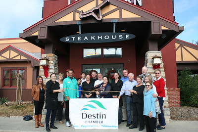 Outside view of LongHorn Steakhouse / Flickr / Destin Chamber 
Link: https://flic.kr/p/Q1DeZR 
